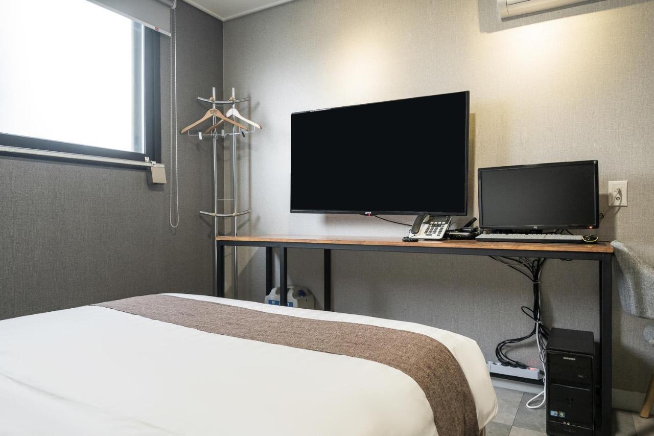 Malu Hotel Suwon Exteriör bild